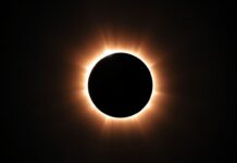 Güneş Tutulması: Doğanın Harika Gösterisi Solar Eclipse: Nature's Amazing Spectacle