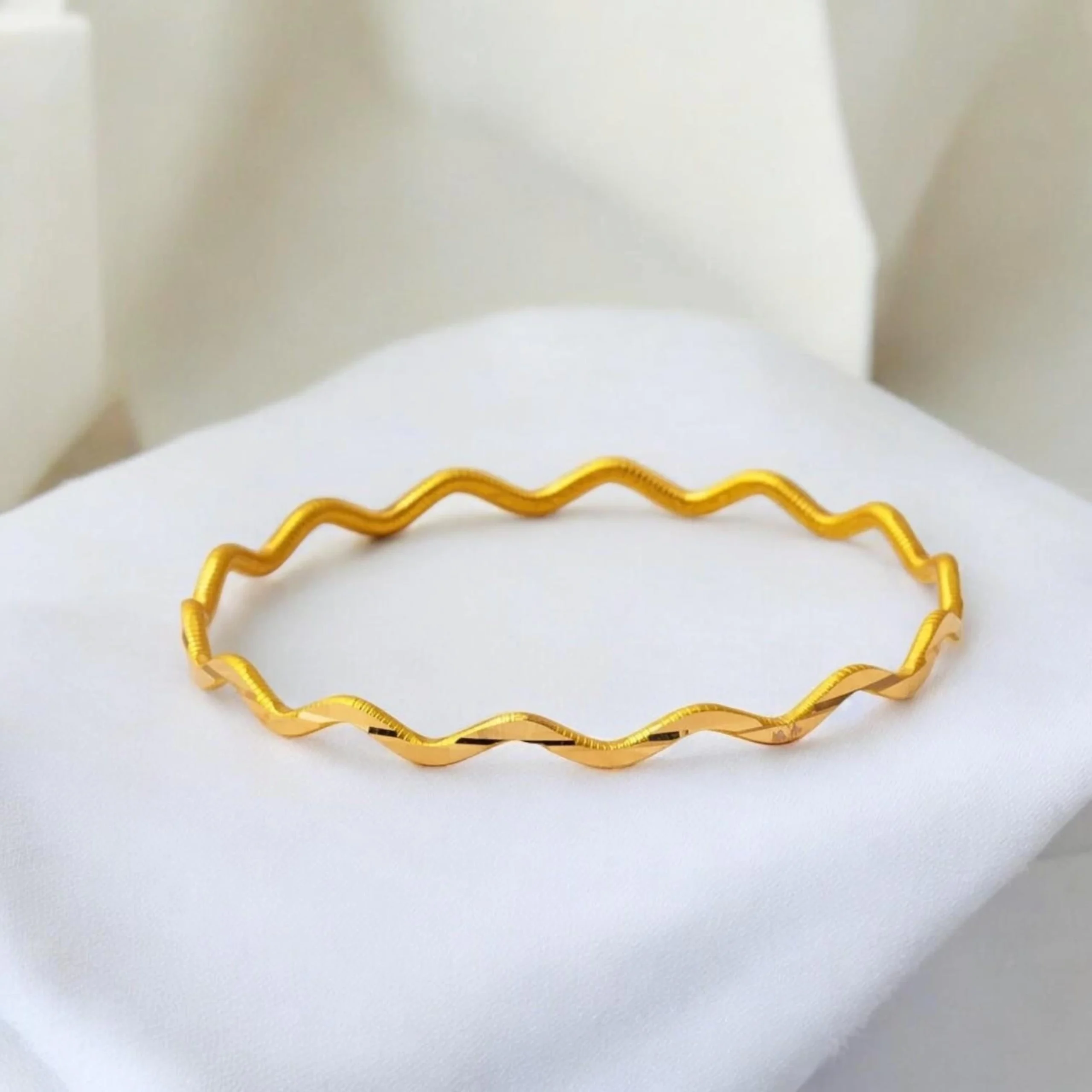 Ajda bilezik nedir? Ajda İzmi Nereden Geliyor. Ajda Bilezik Nasıl Popüler Oldu? Ajda Bileziği Popül