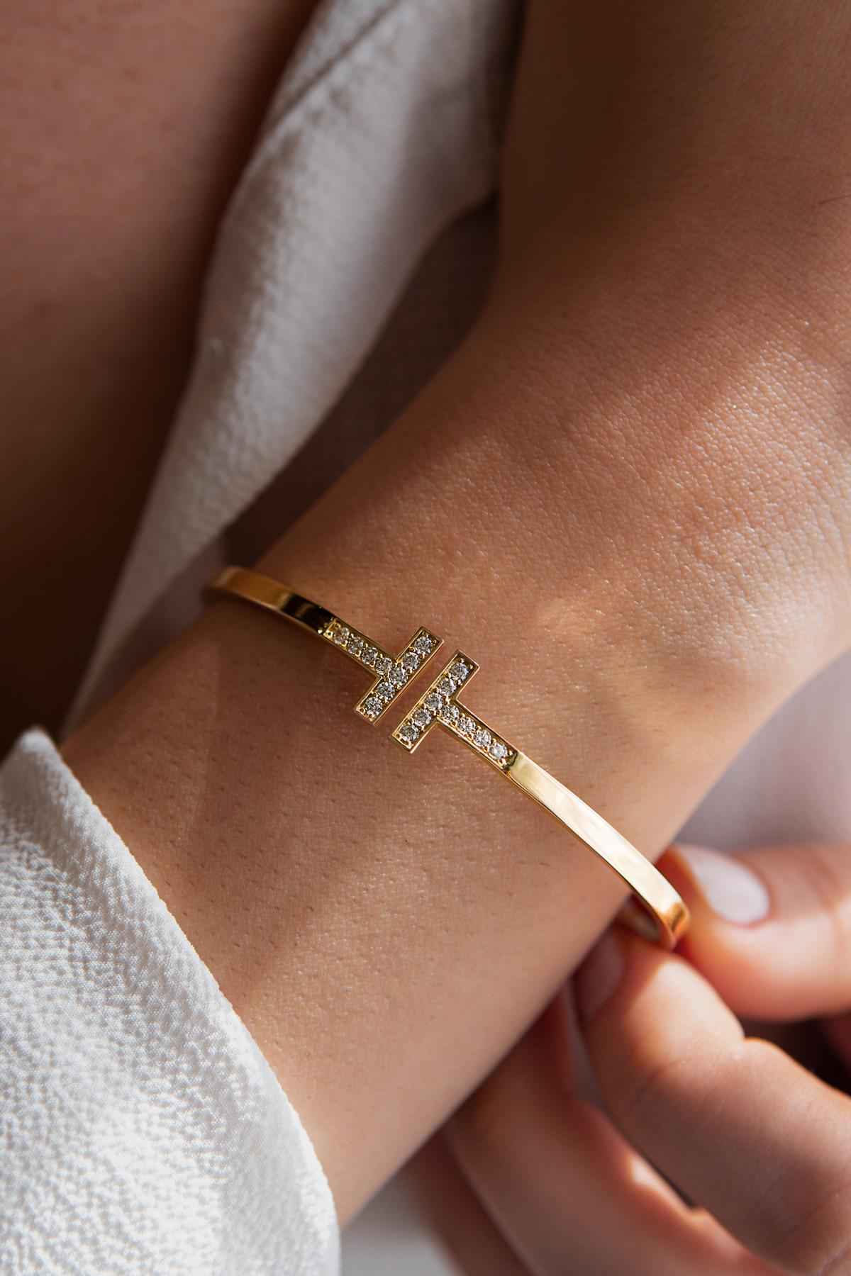 Altın Bileklik mi, Bilezik mi? Hangisi Daha Uygun?