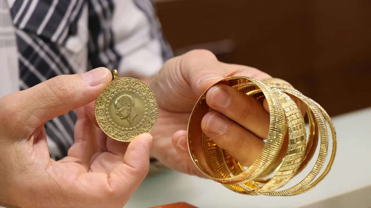 "Altın Bilezik mi, Altın Yatırımı mı? Hangisi Daha Karlı?"