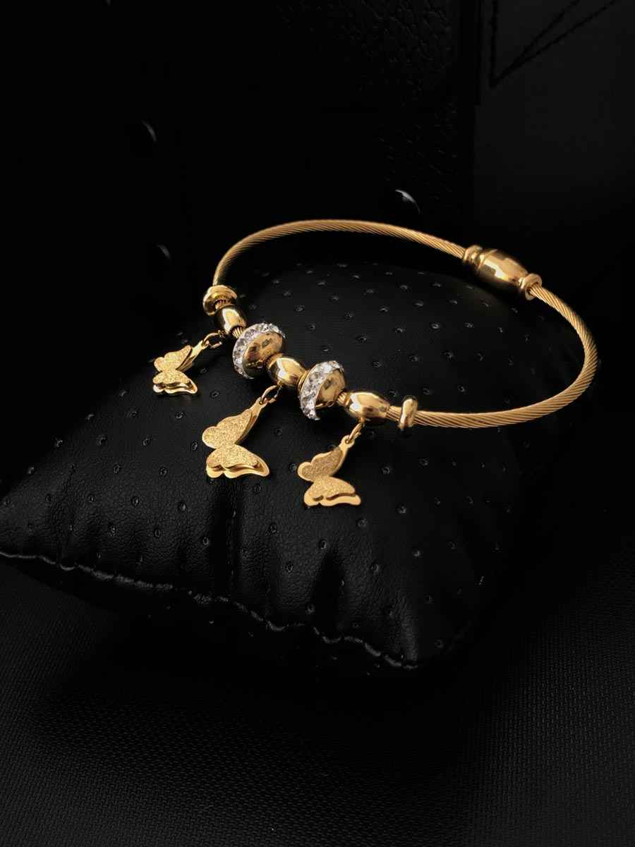 çelik takılar kararır mı?