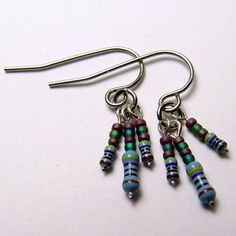 Geri Dönüştürülebilir Malzemelerle Yapılan Takılar Geri Dönüştürülebilir Malzemelerle Yapılan Takılar