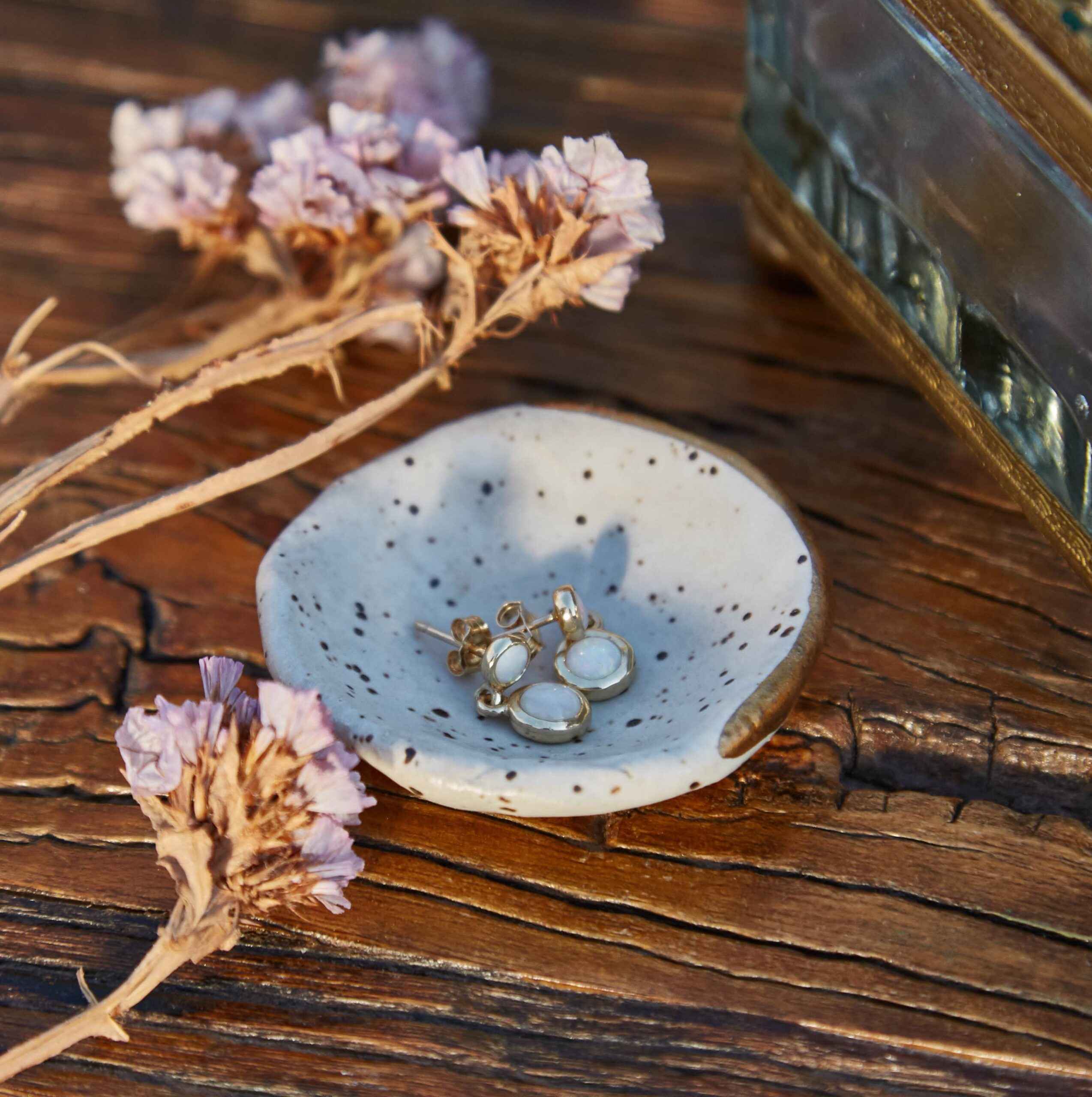 Geri Dönüştürülebilir Malzemelerle Yapılan Takılar Geri Dönüştürülebilir Malzemelerle Yapılan Takılar