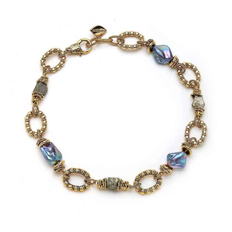 Kombin Tamamlayıcıları: Her Gün Kullanabileceğiniz 5 Takı ile Kombinlerinizi Nasıl Zenginleştirirsiniz?