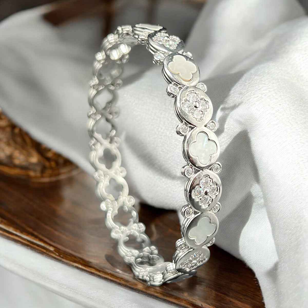 Özel Günlerde Hangi Bilezikler Tercih Edilmeli?