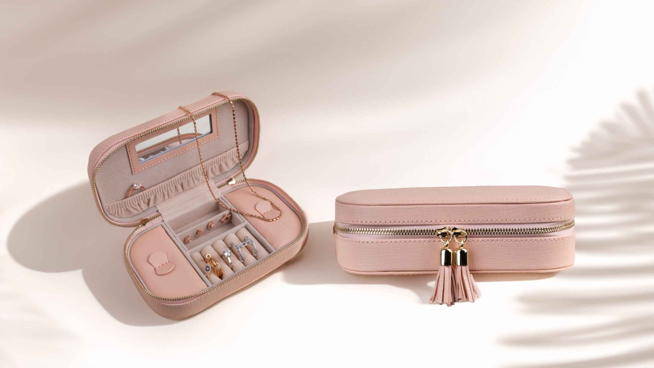 Seyahatlerinizde Takılarınızı Nasıl Güvende Tutarsınız? Güvenli Takı Saklama Yöntemleri