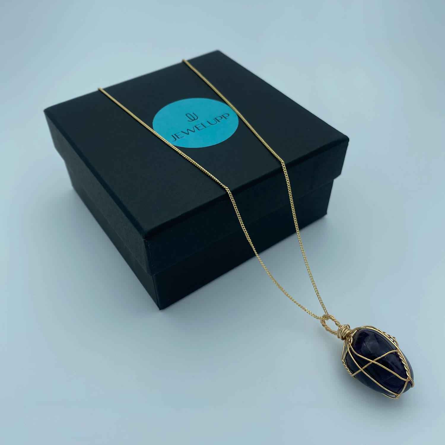 Sezonluk Takılar: Yazın Vazgeçilmez Aksesuarları