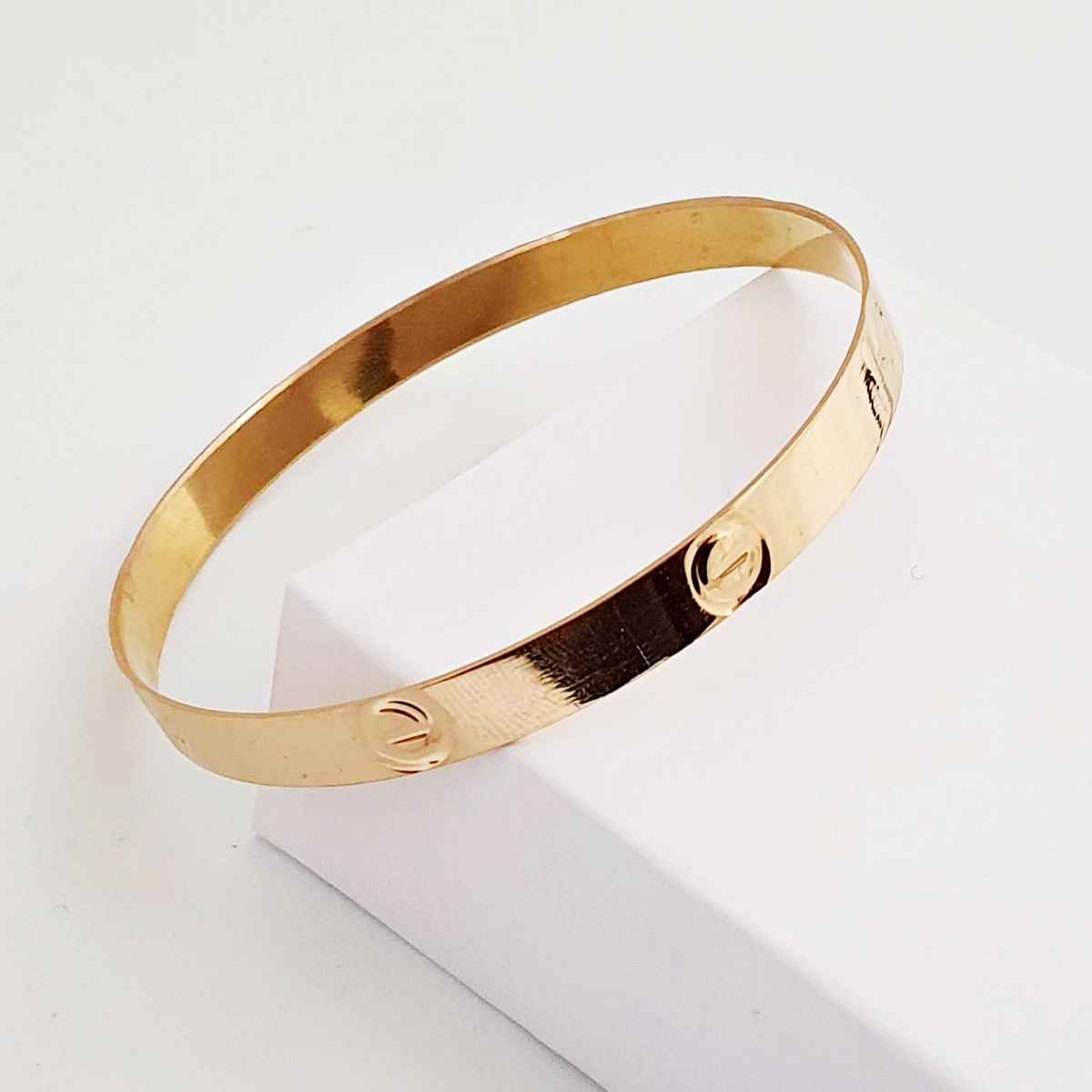 Şıklığın ve Zarafetin Sembolü: Ajda Bilezik