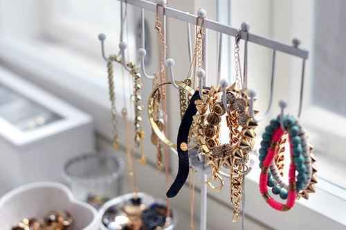 Takı Kutularınızı Düzenli Tutmanın Pratik Yolları: Klasik Metotlar ve Modern Çözümler