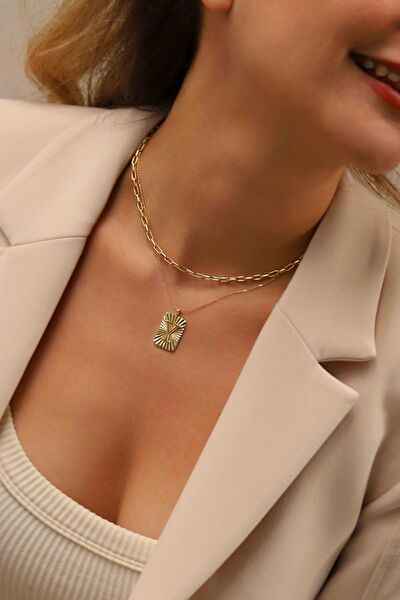 Takıların Hikayesi ve Anlamları Takıların Hikayesi ve Anlamları