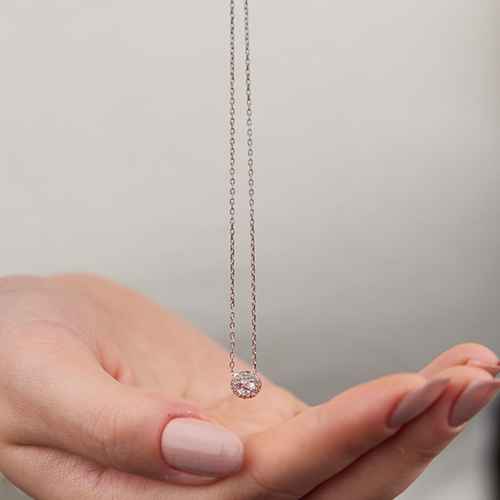 zarif takılar mı, gösterişli takılar mı tercih edilmeli?