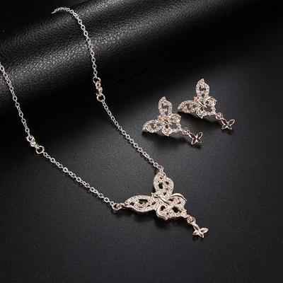 Zarif Takılar Mı, Gösterişli Takılar Mı Tercih Edilmeli? Düğün ve Özel Günlerde Hangi Seçenek Daha İyi?