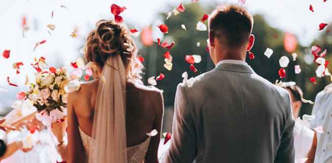 8 Şubat Dünya Evlilik Günü: Eşinize Özel Takı Hediyeleri