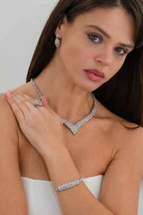 Nişanda Takı Takılır mı? Nişan için Hediyelik Takı Önerileri