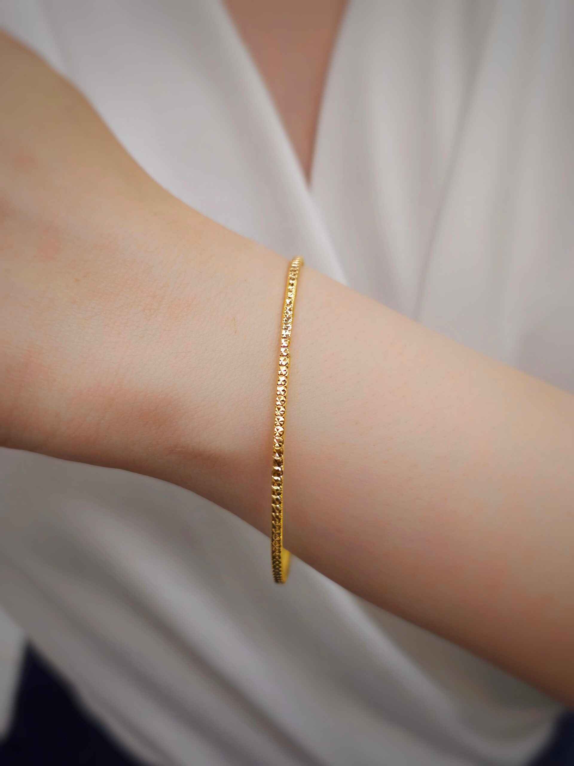 Sade ve şık tasarımı, uygun fiyatı ve yatırım değeriyle dikkat çeken ajda bilezikler