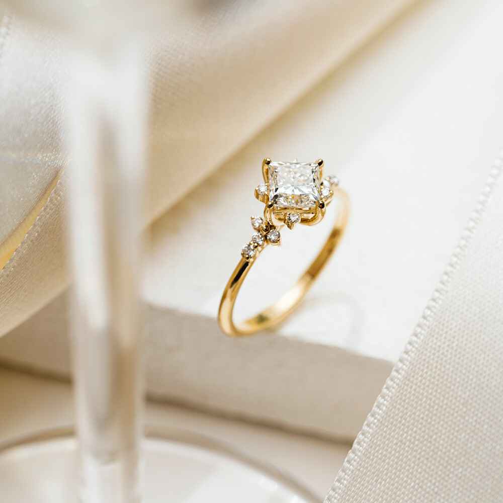 Pırlanta mı, Altın mı? Hangi Takı Daha Değerli?